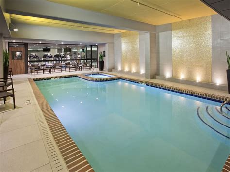 seattle hotels with indoor pools